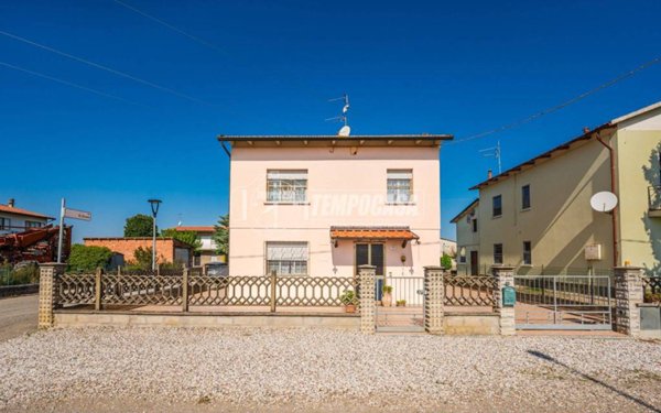 casa indipendente in vendita a Medicina