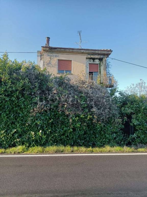 casa indipendente in vendita a Medicina