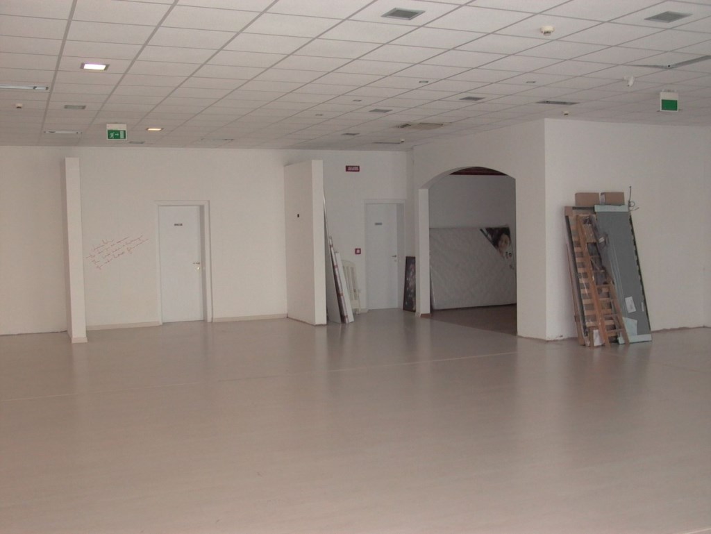 locale commerciale in vendita a Medicina