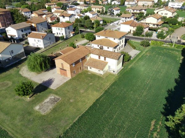 casa indipendente in vendita a Medicina