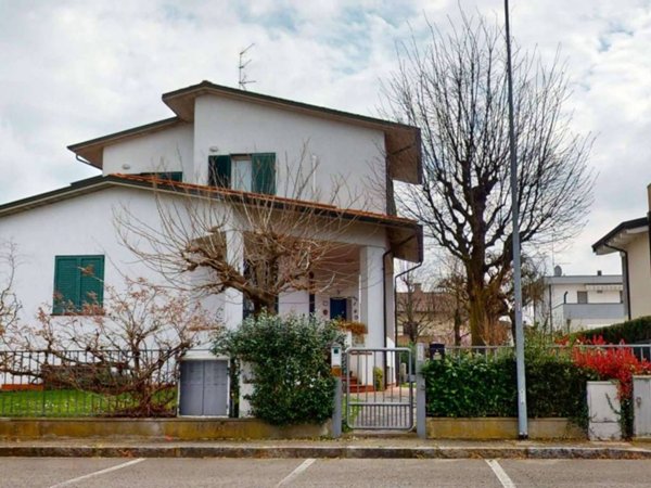 casa indipendente in vendita a Medicina