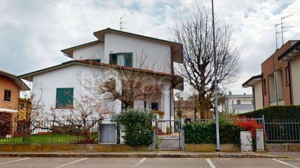 casa indipendente in vendita a Medicina