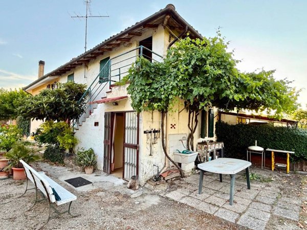 casa semindipendente in vendita a Medicina