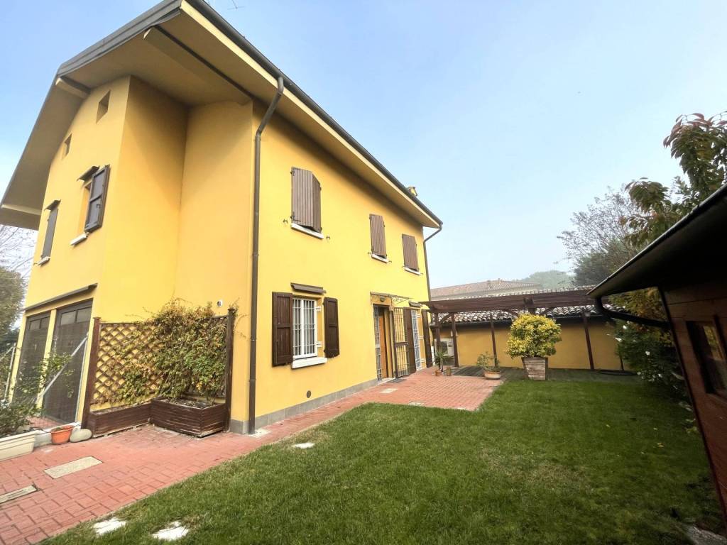 casa indipendente in vendita a Medicina