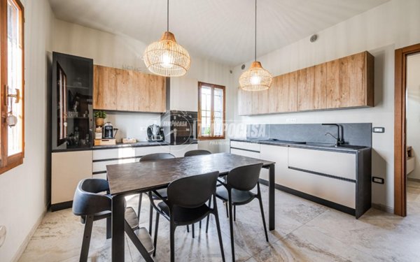 casa indipendente in vendita a Medicina