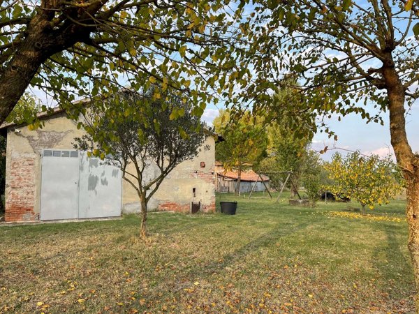 locale di sgombero in vendita a Medicina