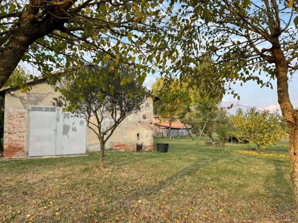 locale di sgombero in vendita a Medicina