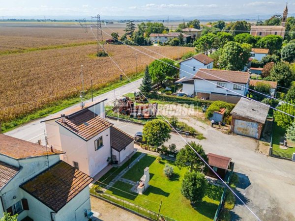 locale commerciale in vendita a Medicina