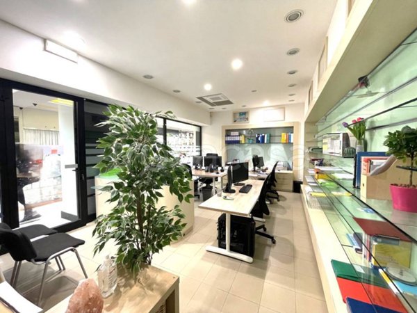 negozio in vendita a Medicina