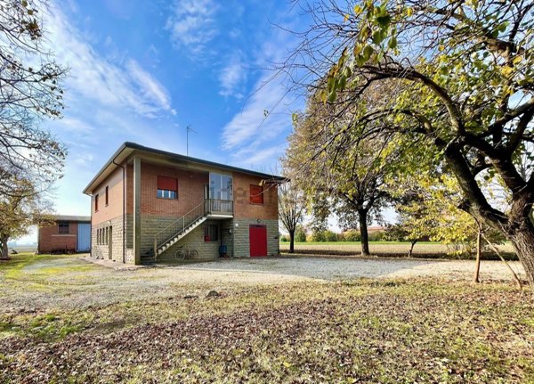 casa indipendente in vendita a Medicina