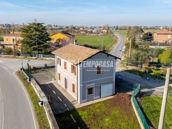 casa indipendente in vendita a Medicina