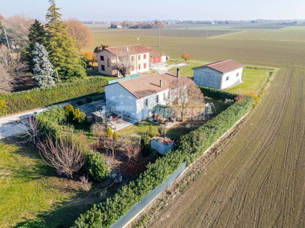 casa indipendente in vendita a Medicina