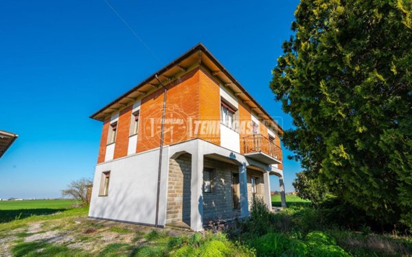 casa indipendente in vendita a Medicina