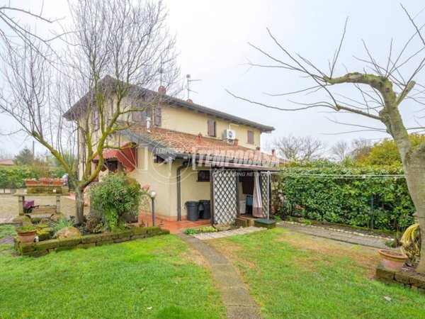 casa indipendente in vendita a Medicina