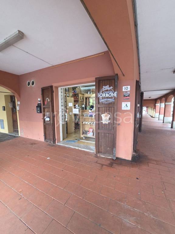 negozio in vendita a Medicina