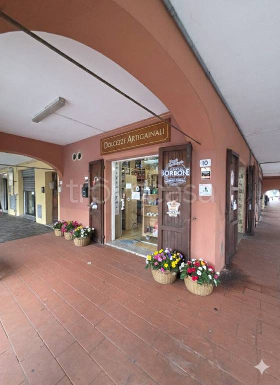 negozio in vendita a Medicina