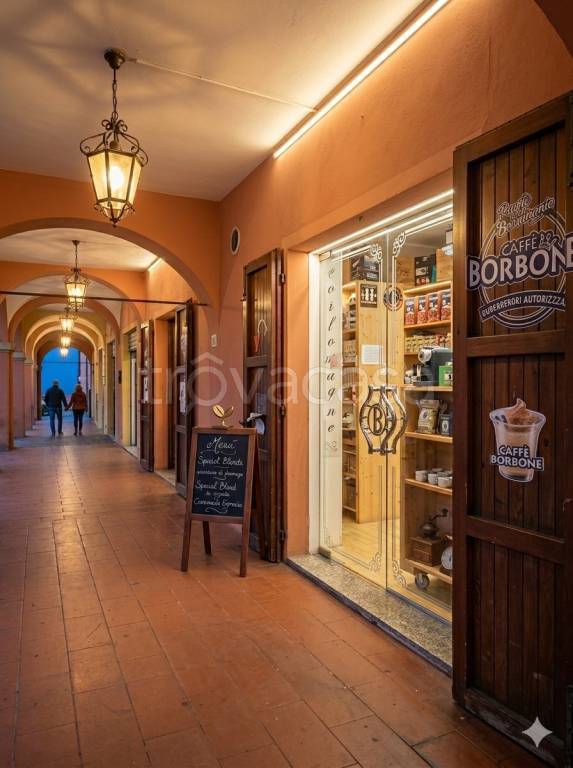 negozio in vendita a Medicina