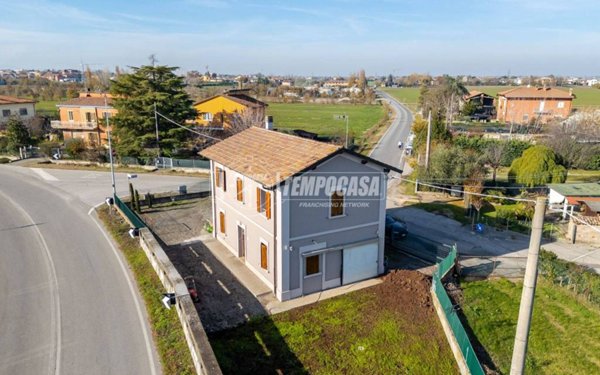 casa indipendente in vendita a Medicina