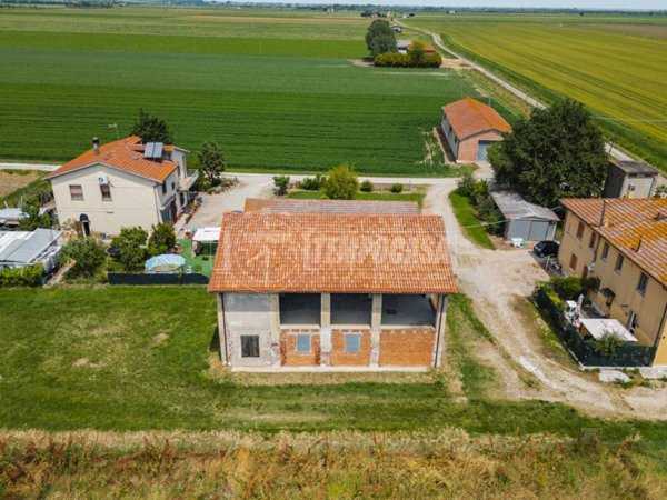 locale commerciale in vendita a Medicina