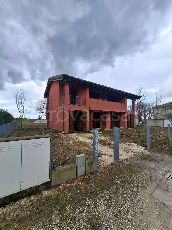 casa indipendente in vendita a Medicina