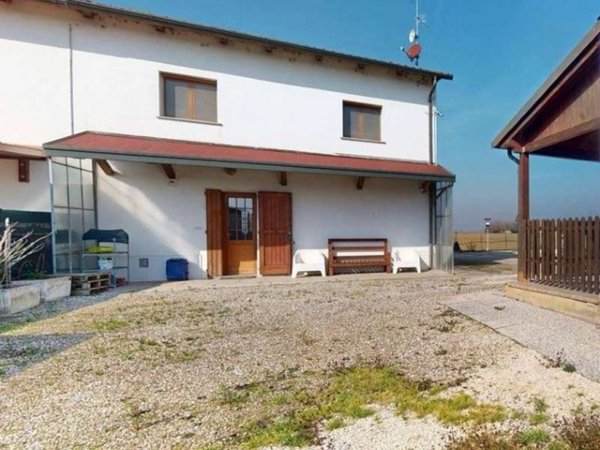 casa indipendente in vendita a Medicina