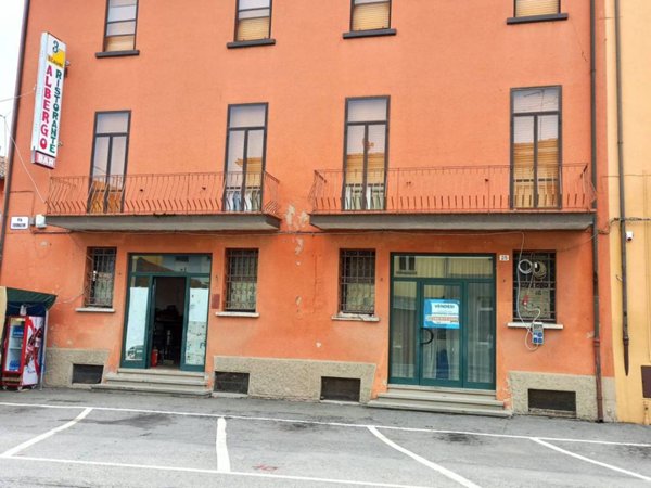 negozio in vendita a Medicina