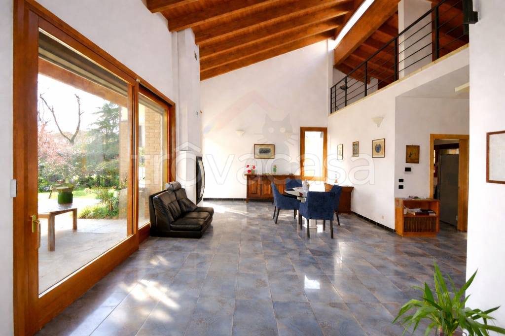 casa indipendente in vendita a Medicina