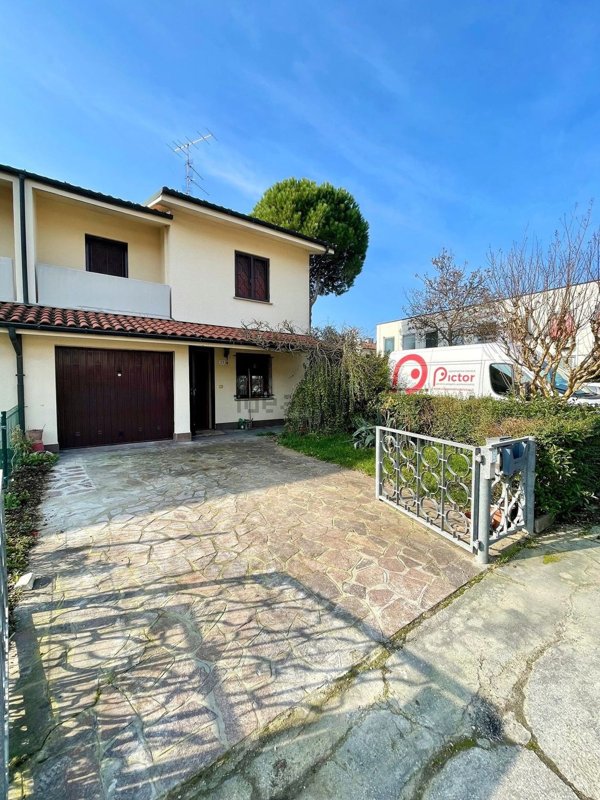 casa indipendente in vendita a Medicina