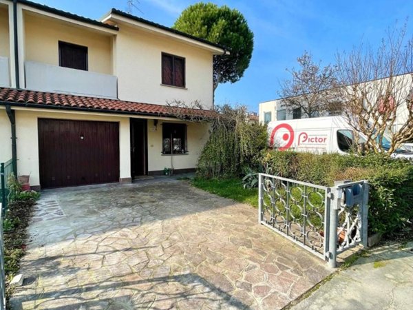 casa indipendente in vendita a Medicina