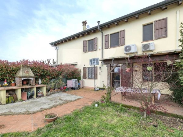 casa indipendente in vendita a Medicina