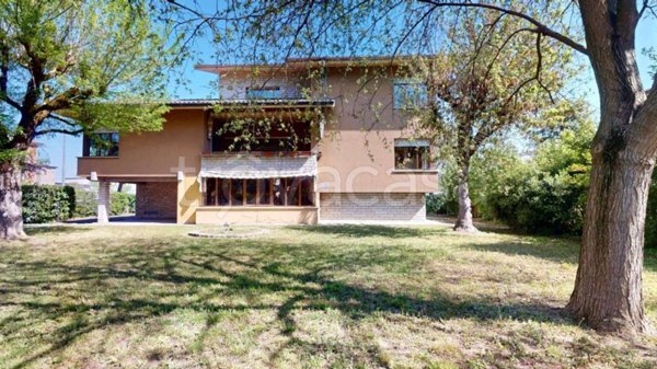 casa indipendente in vendita a Medicina