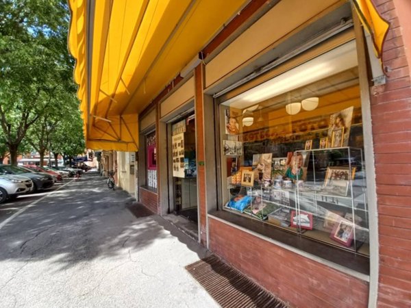 negozio in vendita a Medicina