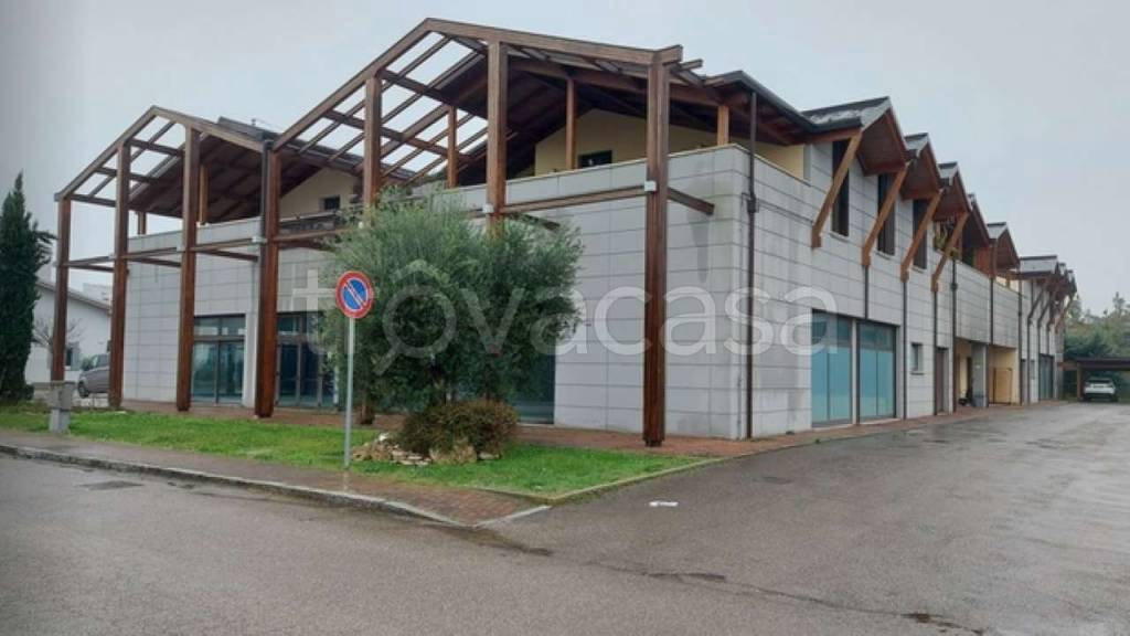 negozio in vendita a Medicina