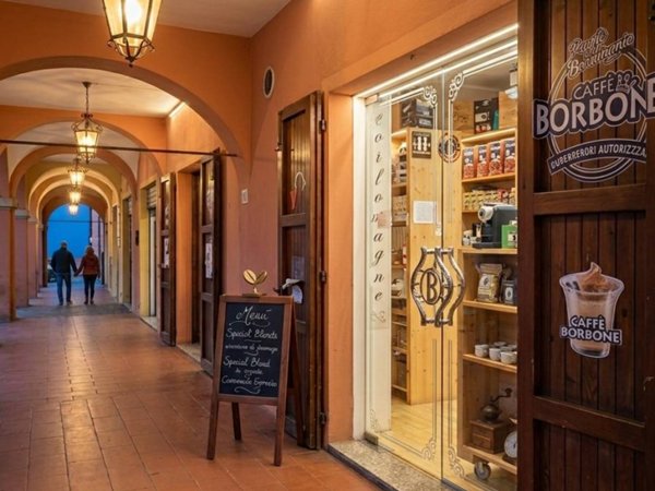 negozio in vendita a Medicina