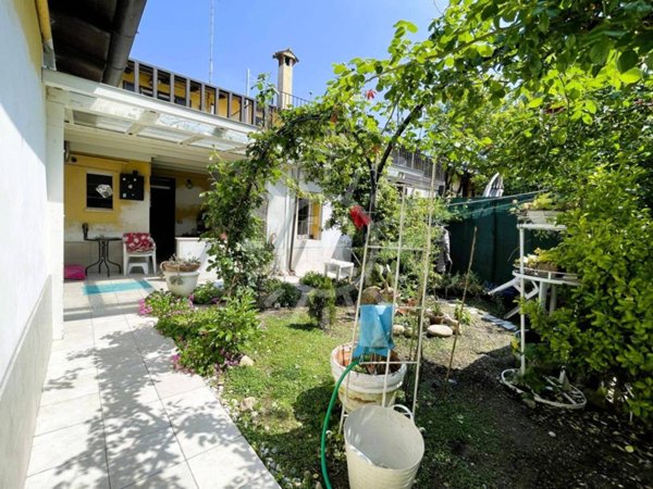 casa indipendente in vendita a Medicina