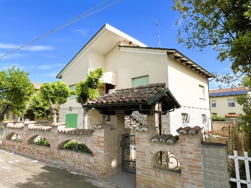 casa indipendente in vendita a Medicina