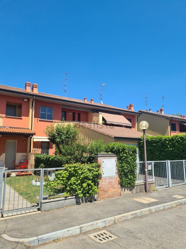 casa indipendente in vendita a Medicina