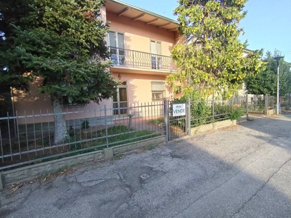 casa indipendente in vendita a Medicina