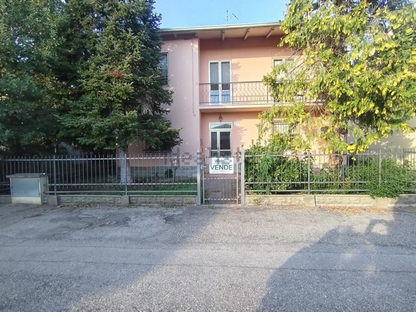 casa indipendente in vendita a Medicina