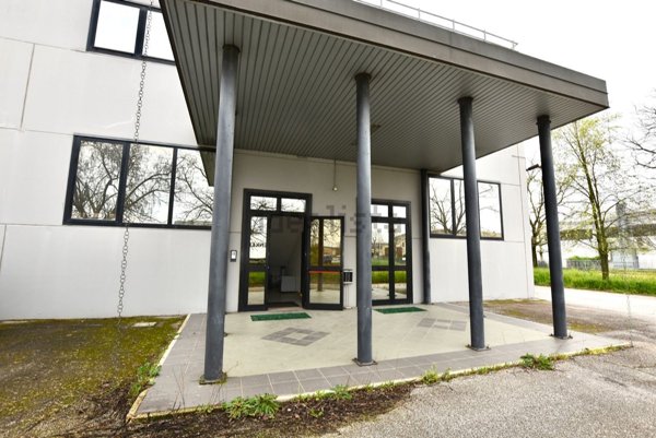 locale di sgombero in vendita a Minerbio