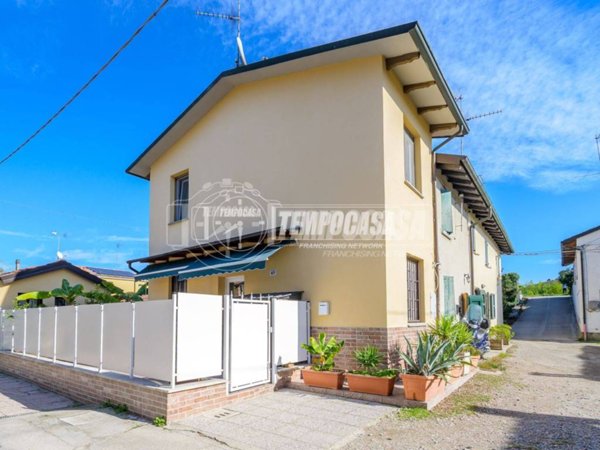 casa indipendente in vendita a Minerbio in zona Ca' De' Fabbri