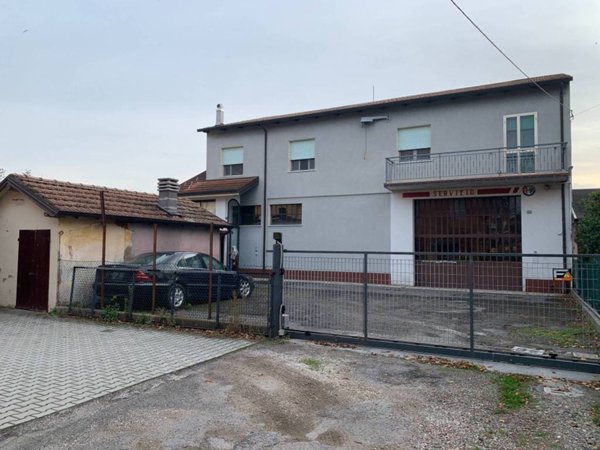 appartamento in vendita a Molinella in zona Marmorta