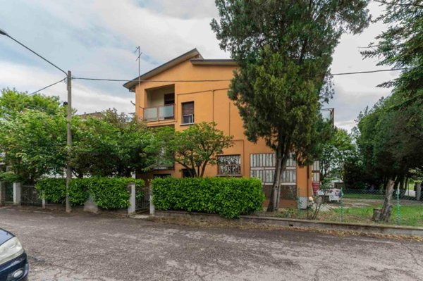 casa indipendente in vendita a Molinella in zona San Pietro Capofiume