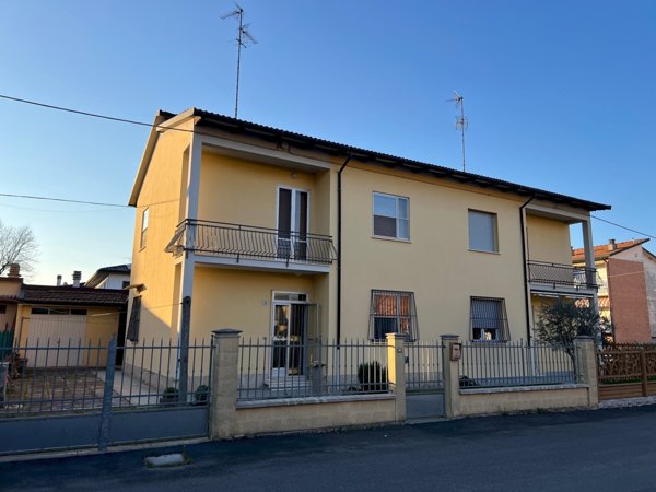 casa indipendente in vendita a Molinella in zona Marmorta