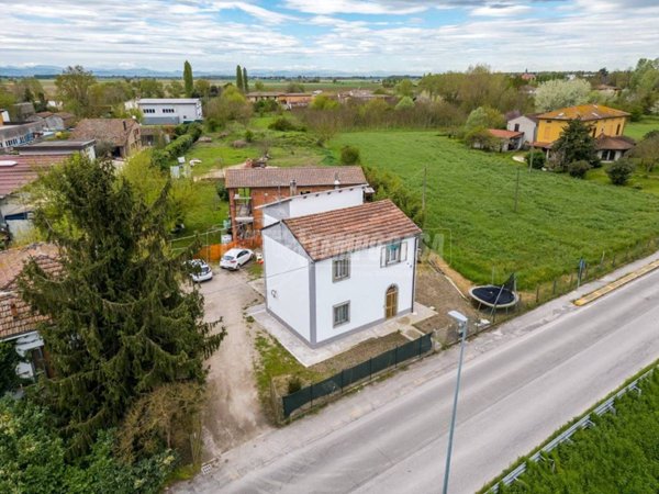 casa indipendente in vendita a Molinella in zona San Pietro Capofiume
