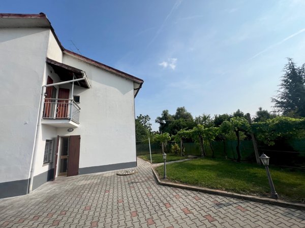 casa indipendente in vendita a Molinella in zona San Pietro Capofiume