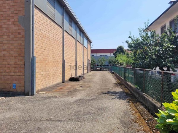 capannone in vendita a Molinella