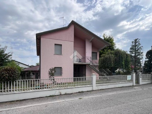casa indipendente in vendita a Molinella in zona San Pietro Capofiume