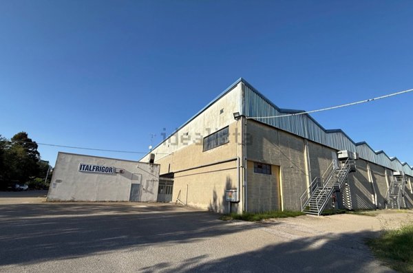 locale di sgombero in vendita a Molinella