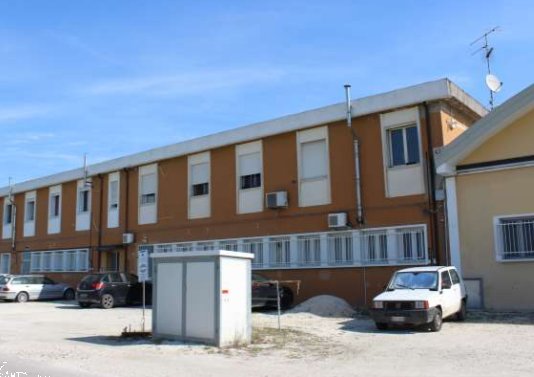 locale di sgombero in vendita a Molinella